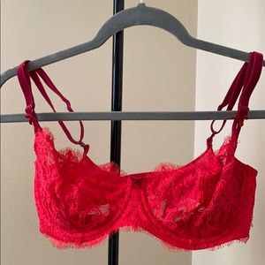 Victoria’s Secret unlined dream angels bra.